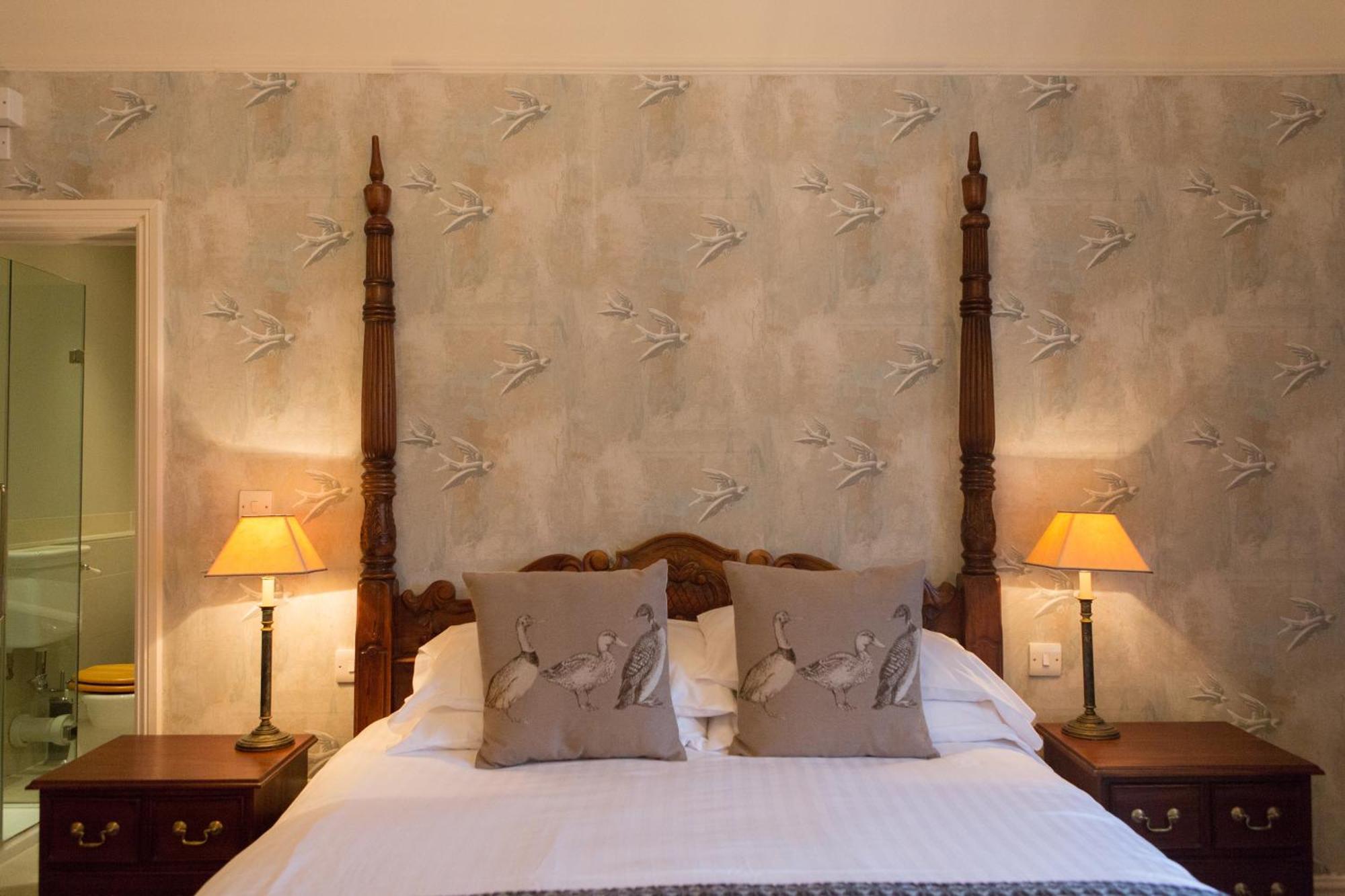 The King'S Head Hotel Уинчестър Стая снимка